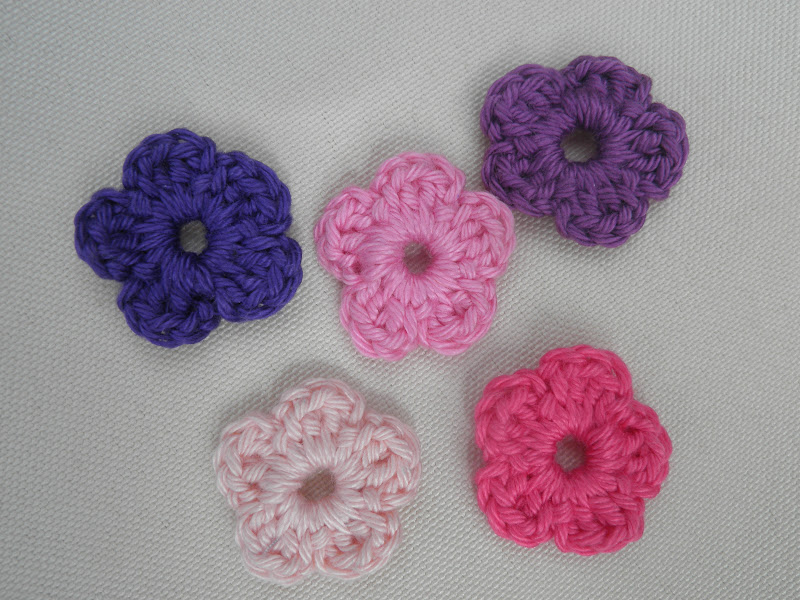 HaakZaken Patroon gehaakt allersimpelst bloemetje